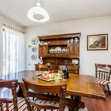 Holiday Home Ermanna Pula Exterior photo